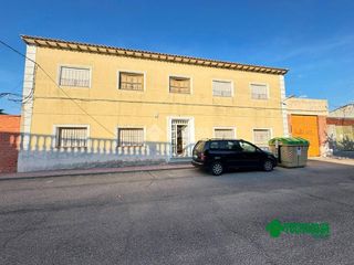 Haus in Alcabón. Casa en venta en alcabón