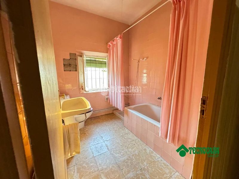 Foto a2644e4e-070d-4da0-9f28-cb284cbb08b1. Casa a Alcabón