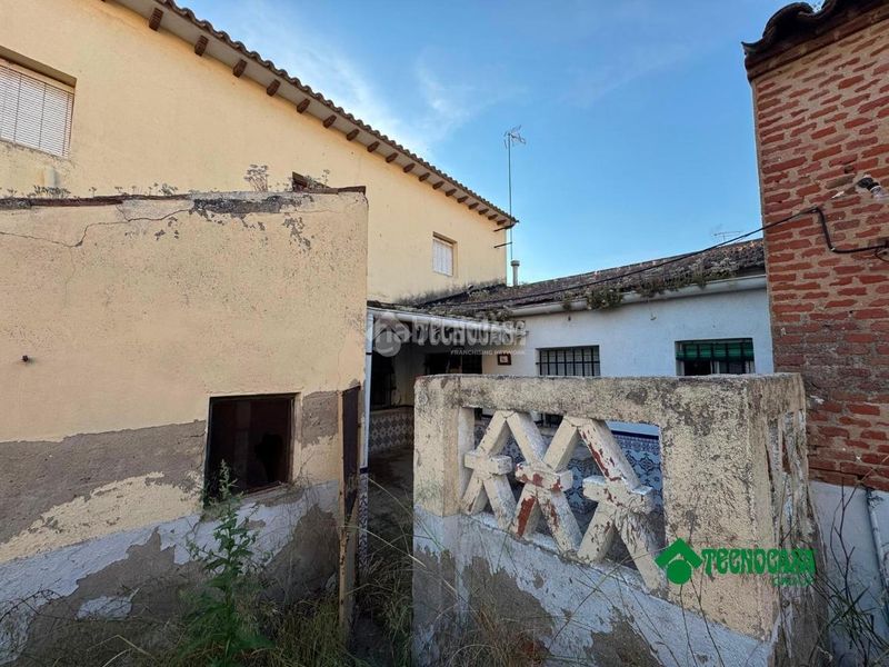 Foto cf8fc53a-f6e2-4e0f-998b-a37aea0fdb1a. Casa a Alcabón