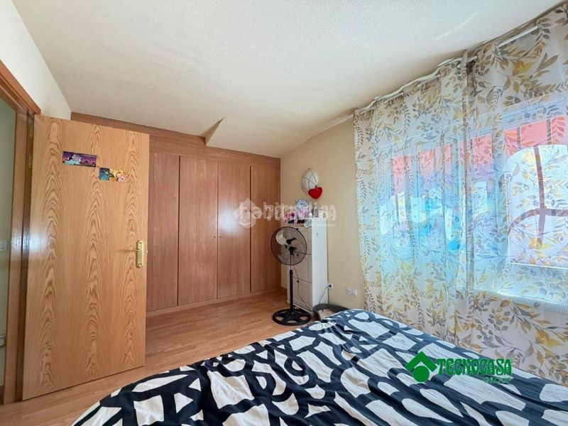 Foto 6d5b9587-9e99-4fcb-93b7-661f0442a0bc. Pis amb aparcament a Gerindote