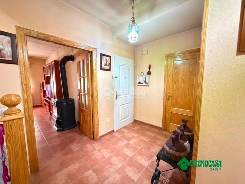 Foto 2754ee37-eed9-41c7-ae03-d7e5123f097b. Casa aparellada a Erustes