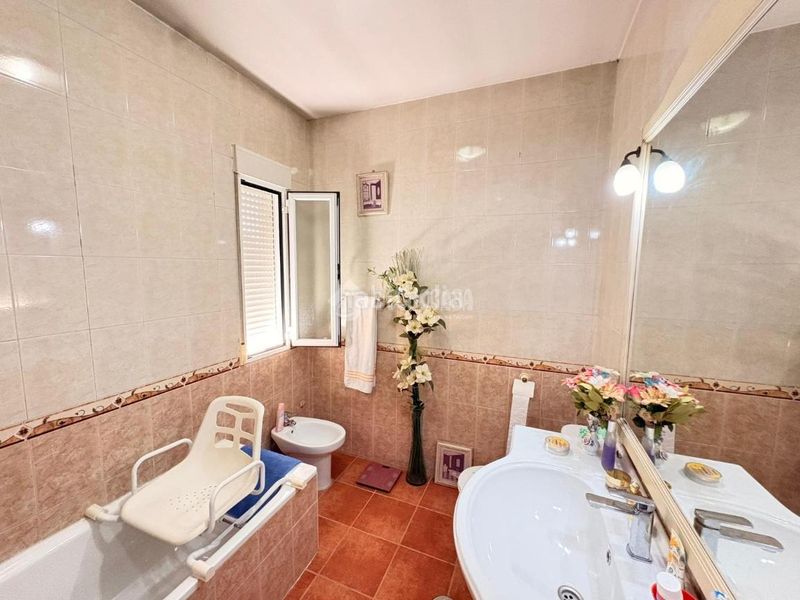 Foto 83f721a5-a235-42c4-b2e6-9bc86eec8c3e. Casa aparellada a Erustes