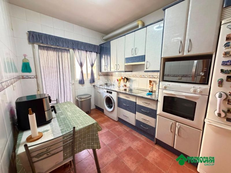 Foto 8db44584-6aff-412d-a7ea-8a8fcd775192. Casa aparellada a Erustes