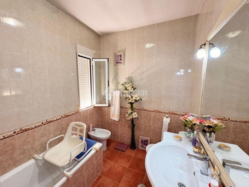 Foto 9c35a2e5-be1a-447b-b3b2-6c13fc6edc2f. Casa aparellada a Erustes