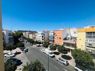 Pis  Calle paco gandía. Piso en venta en sevilla