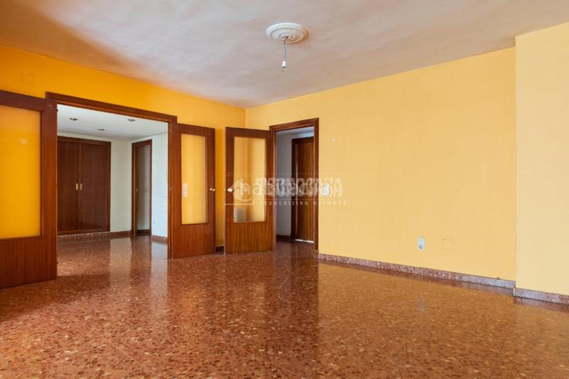 Foto ece62079-7906-4e66-9dea-60d6fd9637c8. Etagenwohnung mit heizung parking in Doctor Cerrada Zaragoza