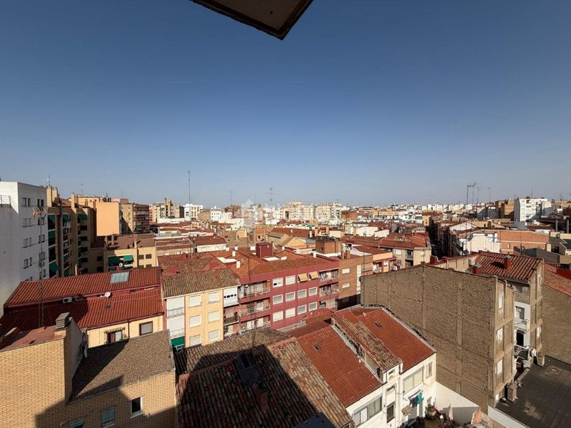 Foto c434467f-a724-4b5b-9be1-23dbdbe434d5. Piso  en venta en Universidad San Francisco Zaragoza
