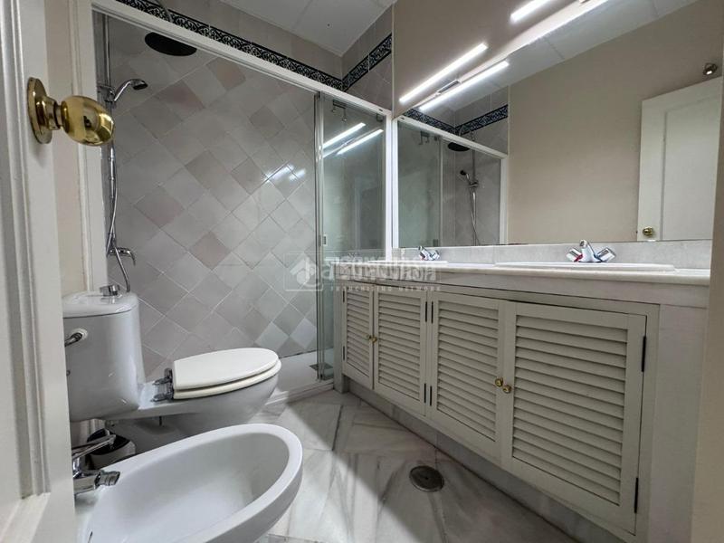 Foto 42d66a94-183f-4360-84d8-a0e2fb9725e6. Pis a San Vicente Sevilla