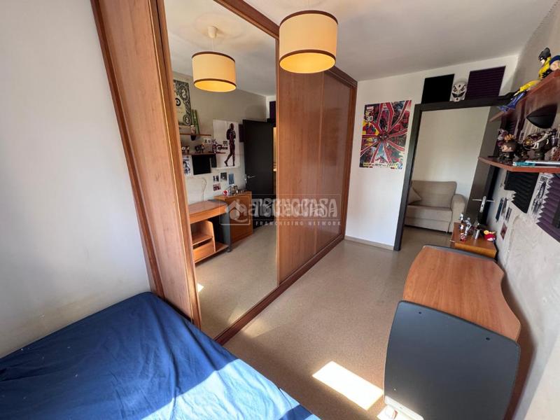 Foto c0e32b61-98a3-4a26-8784-248a7c8a53f9. Piso  en venta en colores - entreparques Sevilla