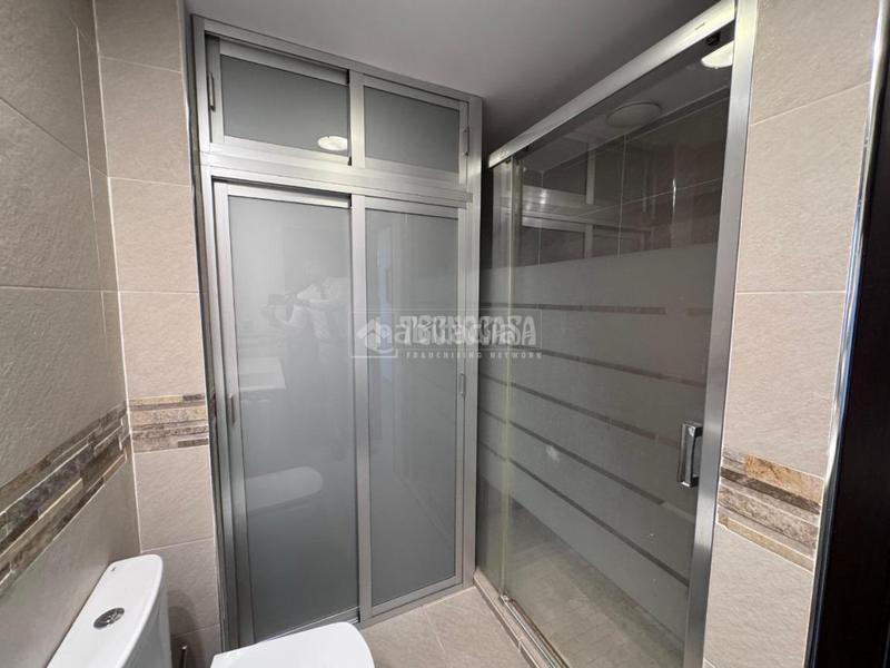 Foto e65a60ec-3f61-4503-94c1-e6e75a356c90. Piso  en venta en colores - entreparques Sevilla