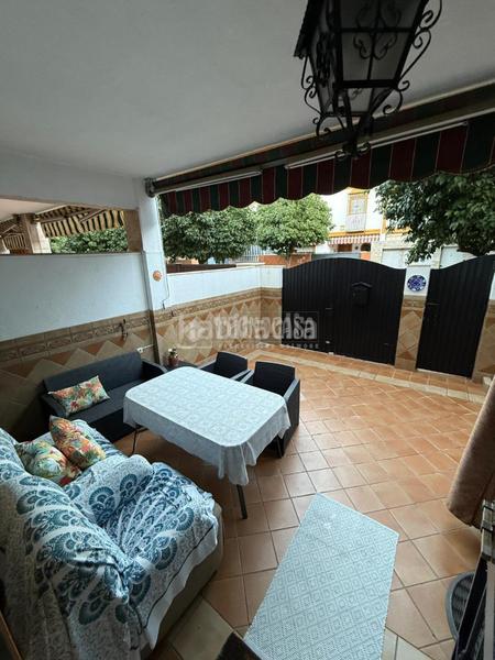 Foto 7c181e8b-7482-48f0-9393-5129d23d79a2. Doppelhaus in colores - entreparques Sevilla