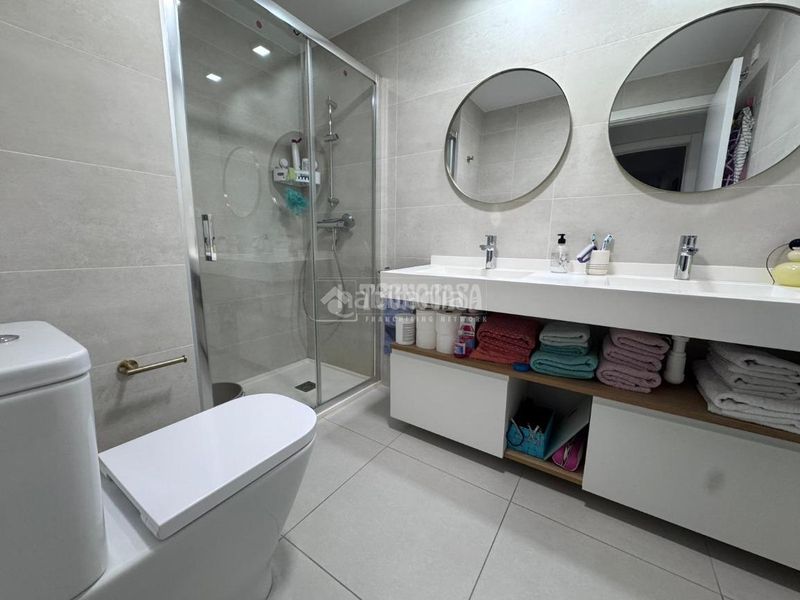 Foto 8a7650b0-b400-4a0f-9377-304d846a407d. Pis a colores - entreparques Sevilla