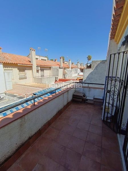 Foto 0d397a9e-fea5-4190-9127-8763267f58f1. Towny house in colores - entreparques Sevilla