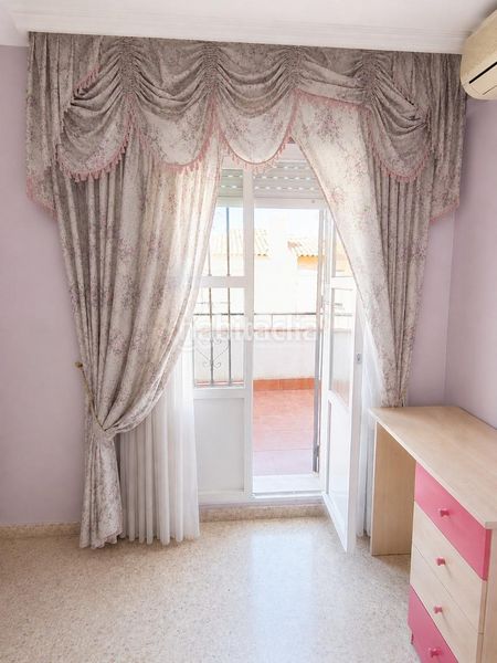 Foto a76d3ad2-7202-441c-ab09-11cc852f51aa. Towny house in colores - entreparques Sevilla