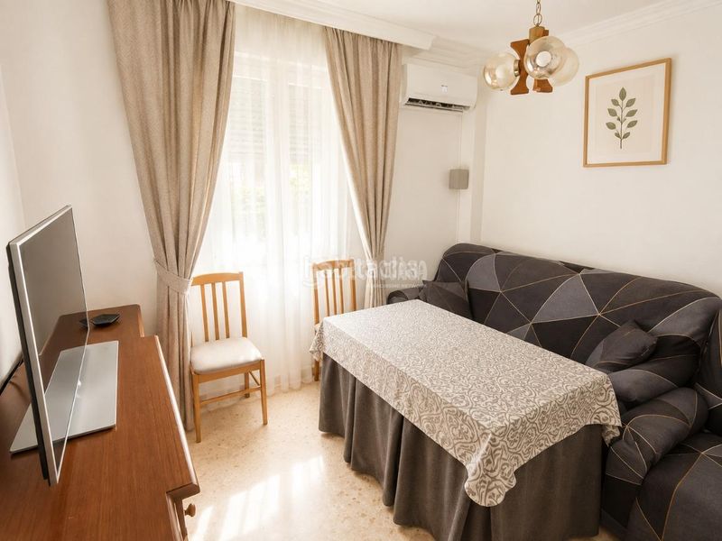 Foto ac556dda-506a-4da6-bf9c-fc4d3c43a6ea. Towny house in colores - entreparques Sevilla