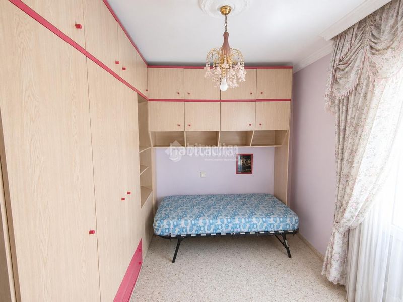 Foto ece90c26-64cf-4339-b0eb-5ab1b76e580d. Towny house in colores - entreparques Sevilla