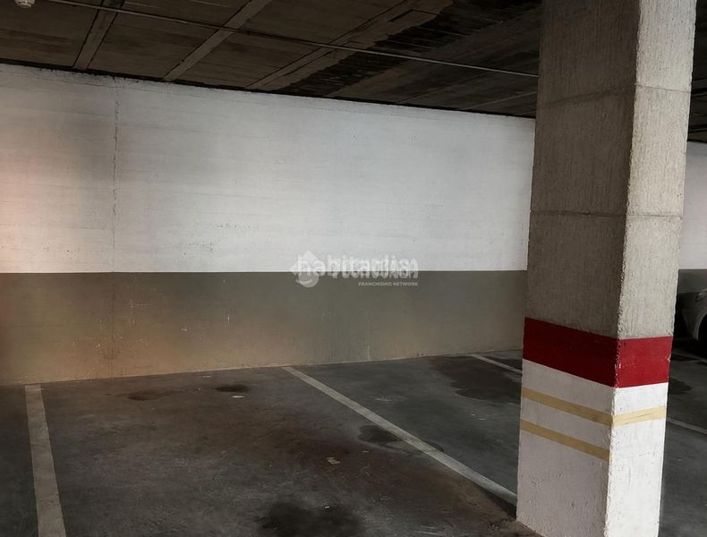 Foto 7df44cd5-9115-4b10-84fd-0916b3f2ff2b. Aparcament cotxe a colores - entreparques Sevilla