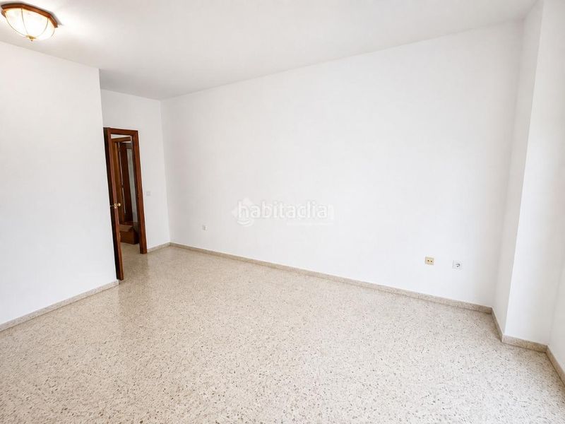 Foto b666d565-0823-4add-b29e-50c60f3a1cdb. Pis amb aparcament a colores - entreparques Sevilla