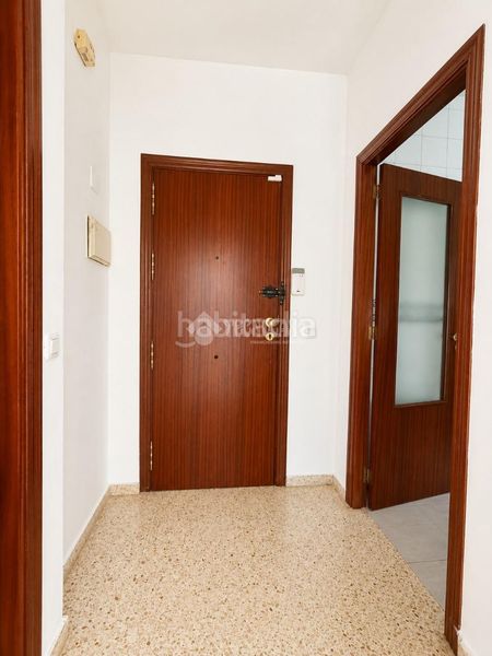 Foto dc0044d9-4b77-4ac0-bd3f-71aaee80083c. Pis amb aparcament a colores - entreparques Sevilla