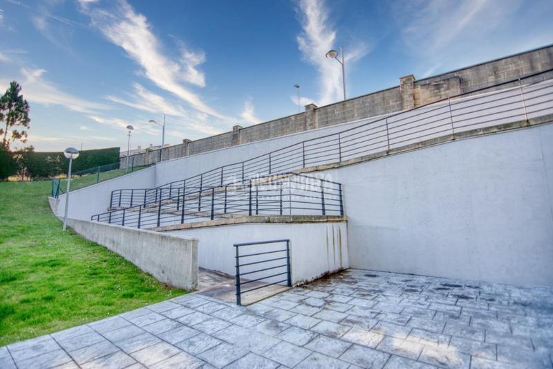 Foto 8793b21c-9a3f-4d35-88de-c0c90d8dc478. Pis amb calefacció aparcament a Valdenoja Santander