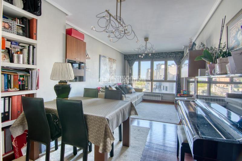 Foto eac12e69-e413-4006-b833-d006336e9036. Pis amb calefacció aparcament a Valdenoja Santander