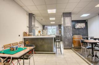 Local Comercial en Los Castros. Local comercial en venta en santander