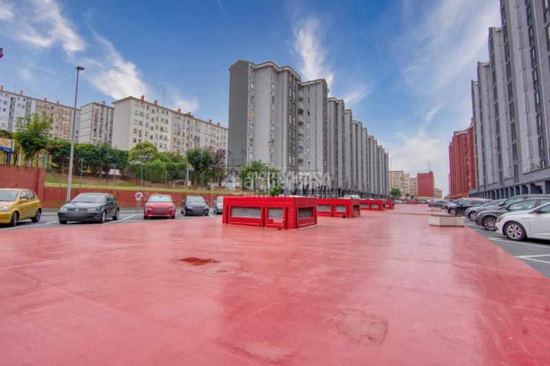 Foto df9eca04-a256-42da-8a40-6b9431af857f. Affitto locale commerciale in Los Castros Santander