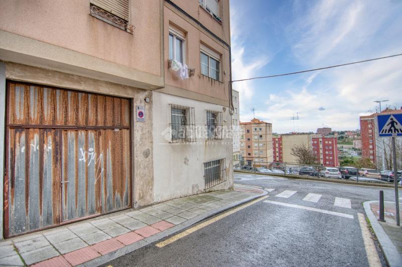 Foto 02783e7b-0e3f-48d8-bf9e-802ab13cecc5. Posto auto in Los Castros Santander