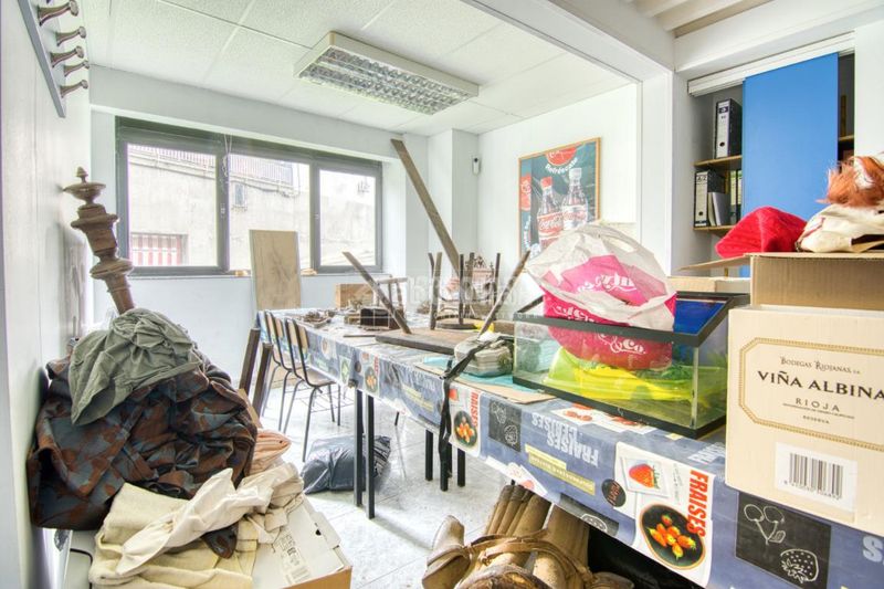 Foto a193296c-db0b-45b8-8af2-764851df30a4. Local comercial a Los Castros Santander