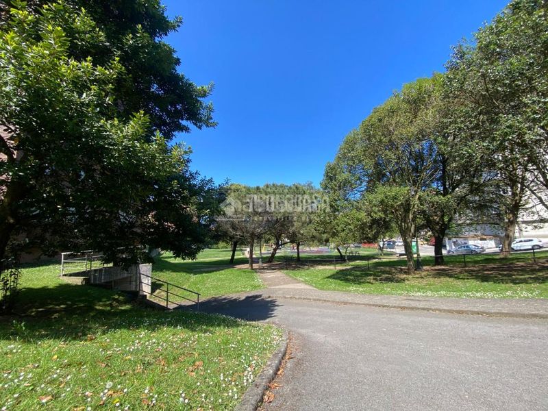 Foto 04889ca6-7e77-4580-9651-d8163c9c4f99. Posto auto in Los Castros Santander