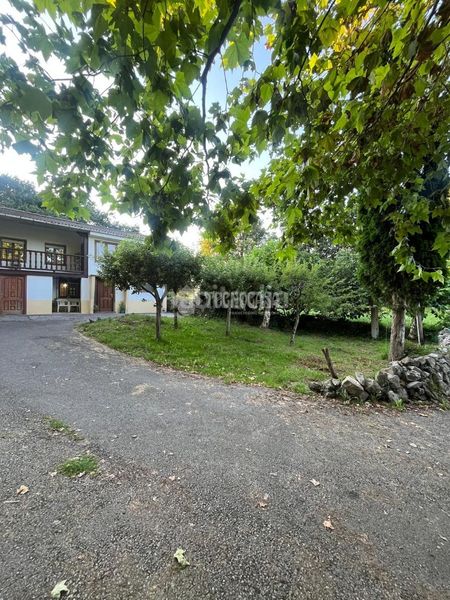 Foto 47b0ba33-7663-4c0b-91b5-cb307020d5bf. Casa amb aparcament a Riotuerto
