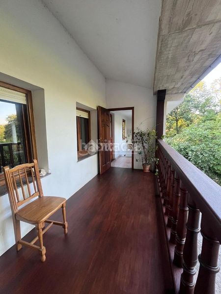 Foto f6787b53-900b-4133-987c-03d2e981a7b2. Casa amb aparcament a Riotuerto