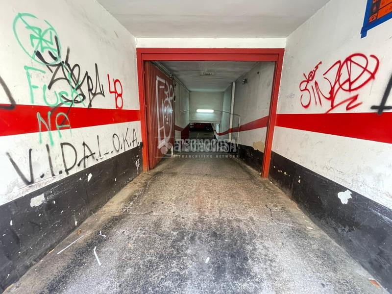 Foto 33ae38cd-e588-4604-962b-9570a0dfafd3. Parking coche boxplaza de garaje en venta en Barrio del Ave Zaragoza