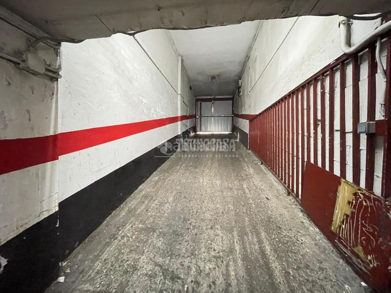 Foto 9abffa2a-e5e4-4012-b555-9408c890f95d. Parking coche boxplaza de garaje en venta en Barrio del Ave Zaragoza