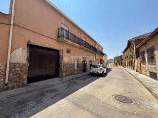 Casa aparellada a Dosbarrios. Casa en venta en dosbarrios