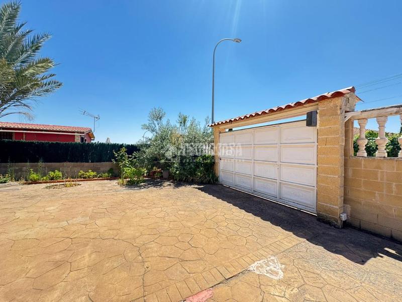 Foto 3d78361b-a9ea-41d7-8e3d-a1a4e4109c22. Casa  en venta en Colmenar de Oreja
