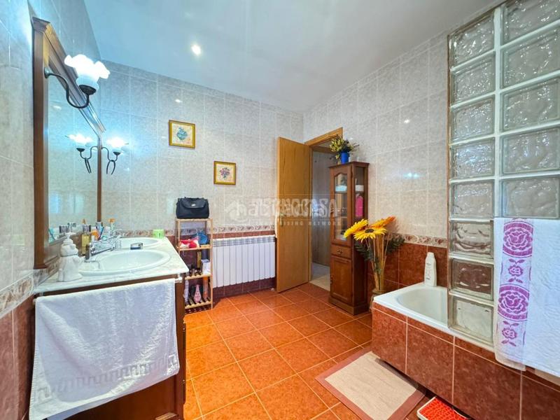 Foto f1541c4c-91c1-4025-b25e-961f5b6c0dbf. Casa  en venta en Colmenar de Oreja