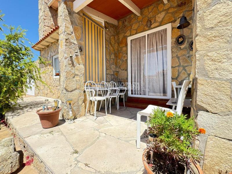 Foto f947e92e-c3e4-499e-8155-ed98102dd482. Casa  en venta en Colmenar de Oreja