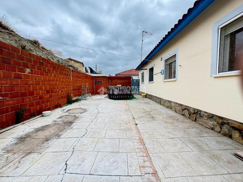 Foto e61f498c-9123-4108-b33f-202b63e3bc84. Casa pareada casa en venta en Colmenar de Oreja