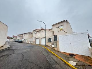 Maison à Huerta de Valdecarábanos. Casa en venta en huerta de valdecarábanos