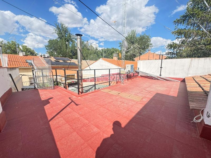 Foto 90e216bc-79b8-4c1e-8f63-33dc309cd653. Casa aparellada amb calefacció a Centro Aranjuez