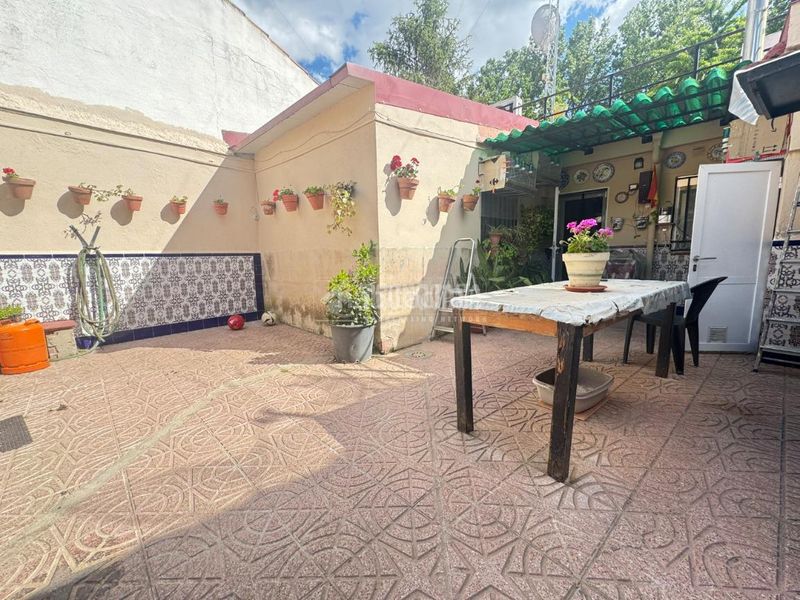 Foto c2daea4d-4417-43a6-89a4-5054de3cbdf1. Casa aparellada amb calefacció a Centro Aranjuez