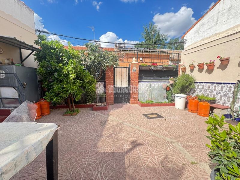 Foto f82efa33-eb65-46f9-8d67-634564bb9a79. Casa aparellada amb calefacció a Centro Aranjuez