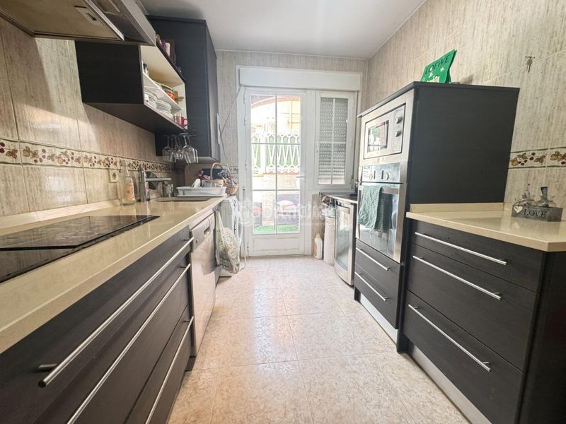 Foto d9a89bbd-378f-4a0c-b96b-6c6b0c3f63bf. Casa amb calefacció piscina a Centro Aranjuez