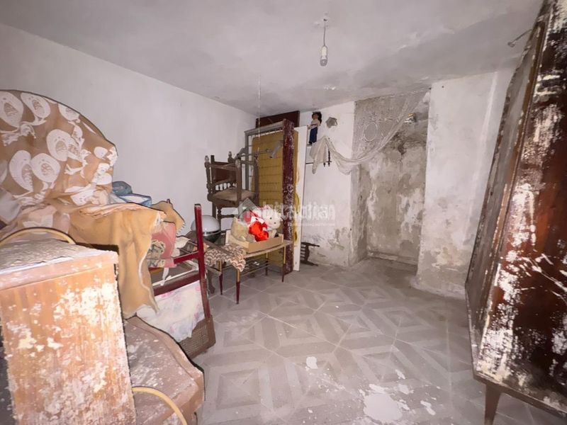 Foto c7fa80d4-decf-4946-9673-648a6ea68062. Casa aparellada a Yepes