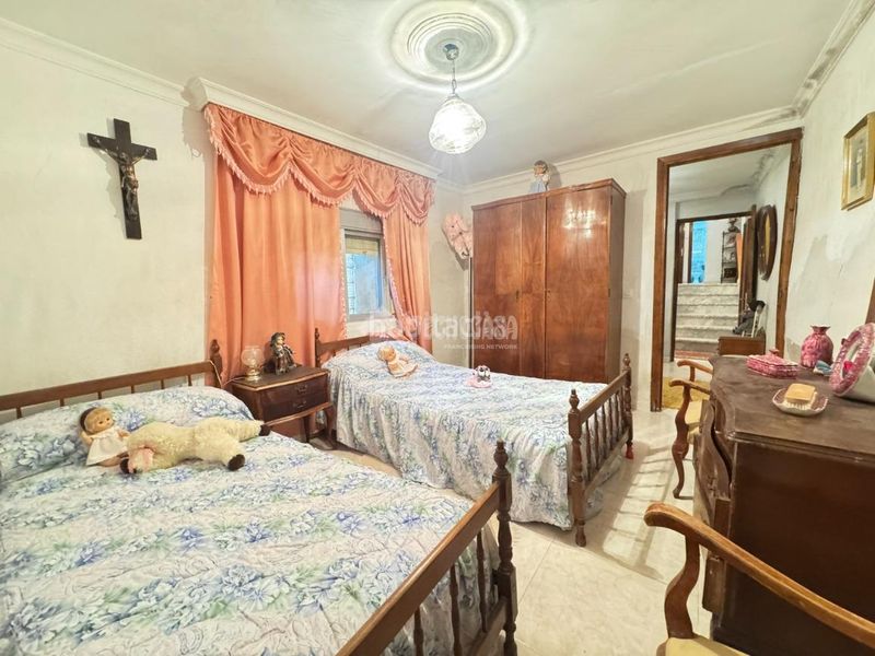 Foto f23091a0-7499-4ab9-9e0d-743229cf04bd. Casa aparellada a Yepes