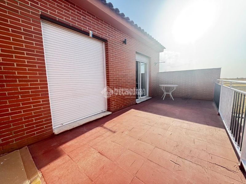 Foto ededa83a-3b58-4c27-95bb-bd8c00e1e5eb. Casa aparellada amb calefacció a Yepes