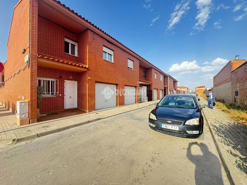 Foto f73b36ed-19fd-4f67-9b30-0a1a5d7c7684. Casa aparellada amb calefacció a Yepes