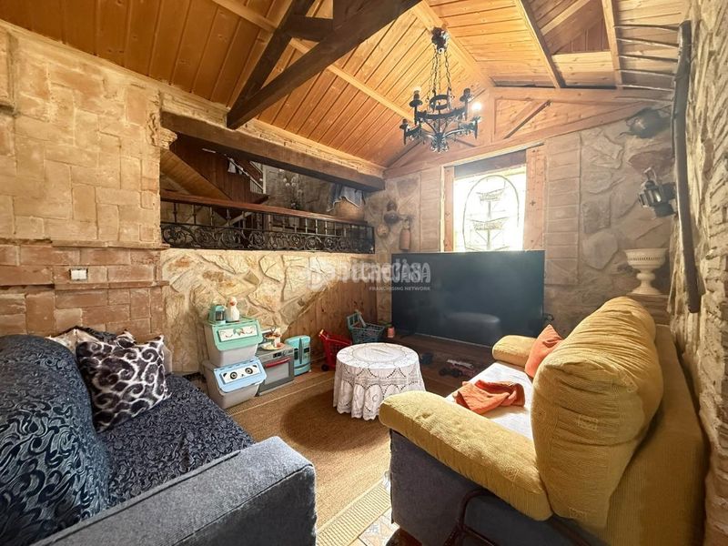 Foto 85e63bcb-b388-4e5e-bfbd-a04a7c0be570. Casa pareada casa en venta en Ontígola