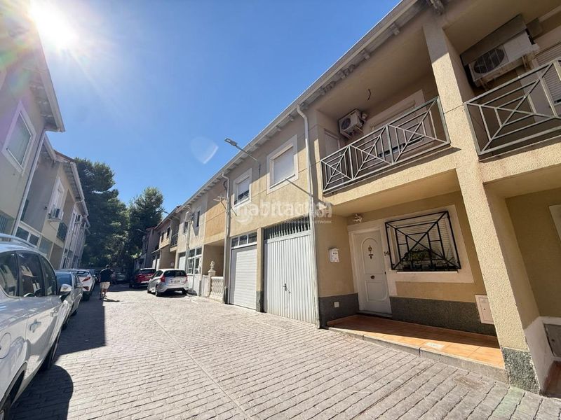 Foto a2900796-6b9a-49c4-bf0f-231546d835c5. Casa pareada casa en venta en Ontígola